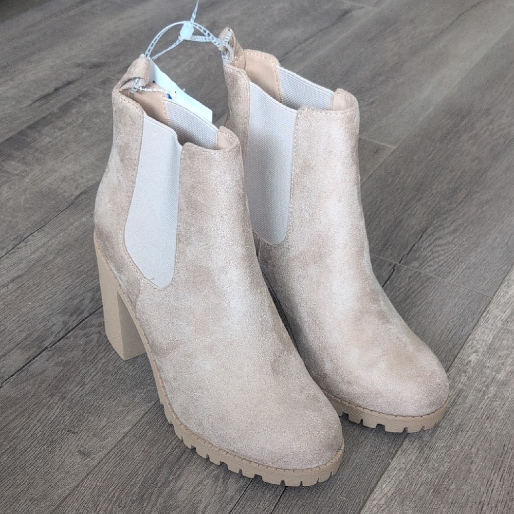 Soda Beige Heeled Ankle Boots